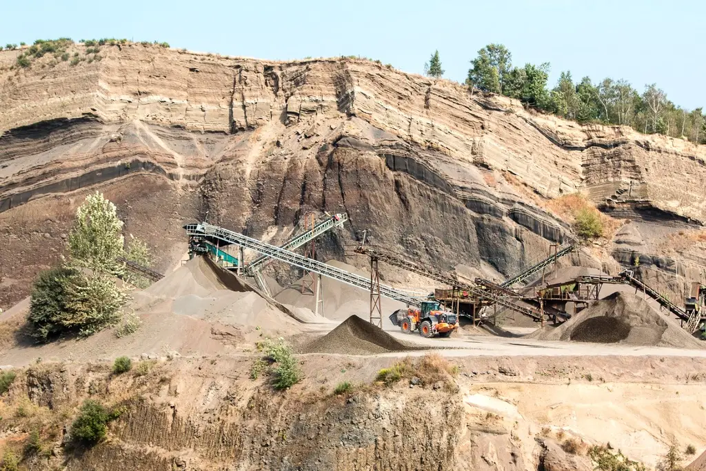 97f97aa6fa_sand-rock-valley-cliff-volcano-soil-488957-pxhere_com.webp